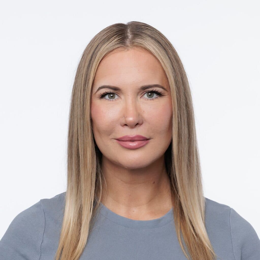 Sample US passport photo